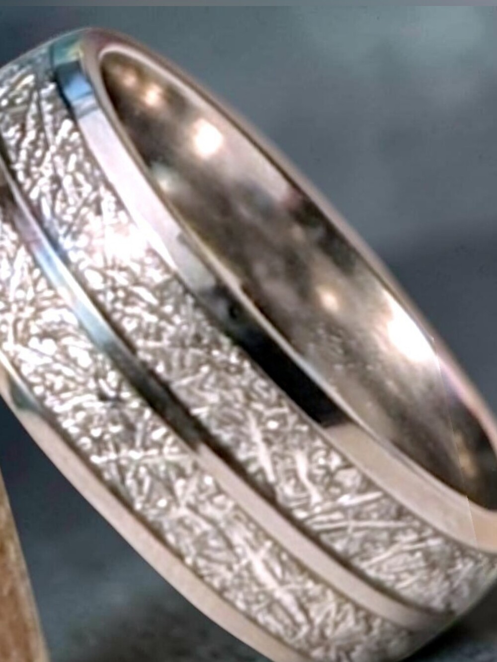 Silver Meteorite Domed Titanium Wedding Ring Band Size 9 - Picture 3 of 4